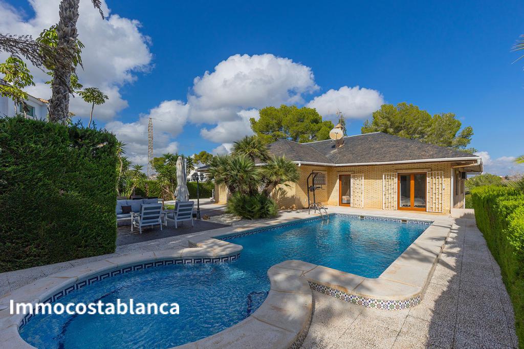 Villa in Orihuela Costa, 366 m², 670,000 €, photo 1, listing 4697216