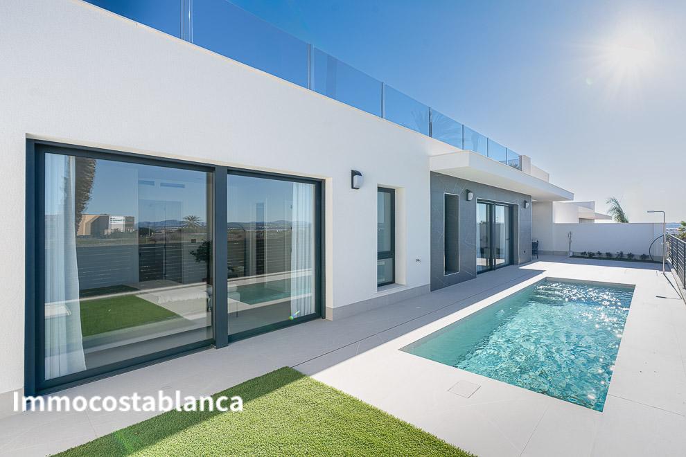 Villa in Torrevieja, 141 m², 585,000 €, photo 1, listing 54041936
