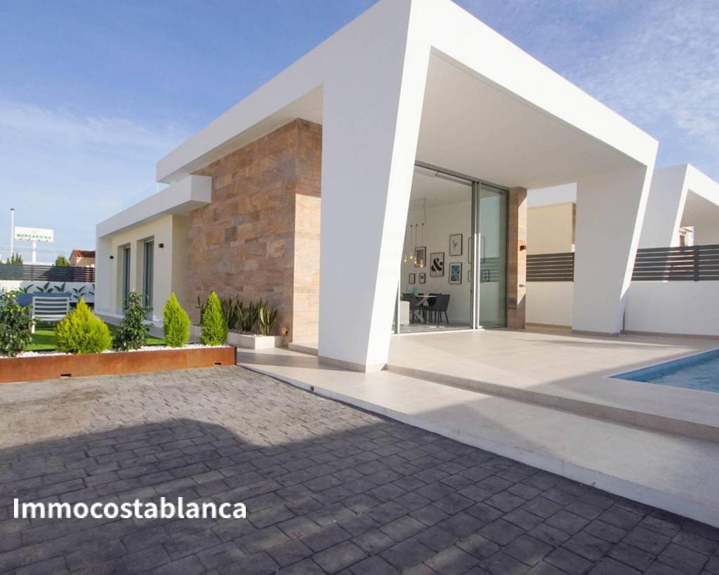 Villa in Torrevieja, 115 m², 449,000 €, photo 1, listing 23497776