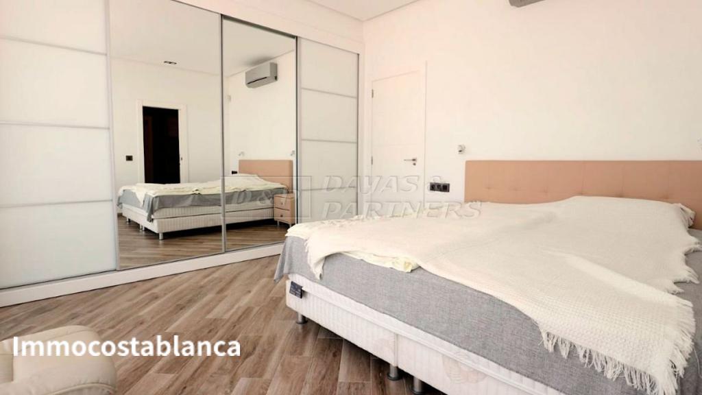 Villa in Torrevieja, 250 m², 709,000 €, photo 4, listing 27804176