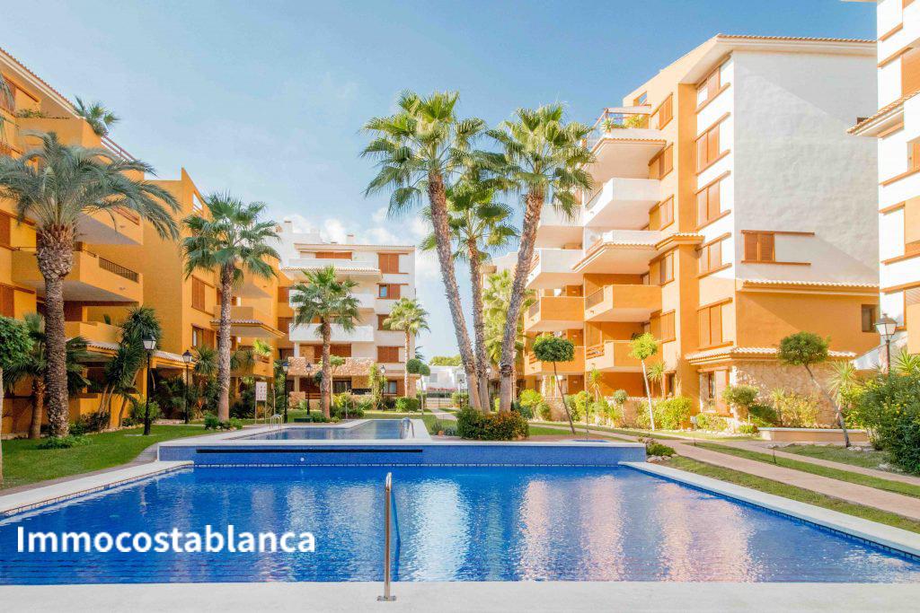 Apartment in Torrevieja, 235,000 €, photo 2, listing 9284016