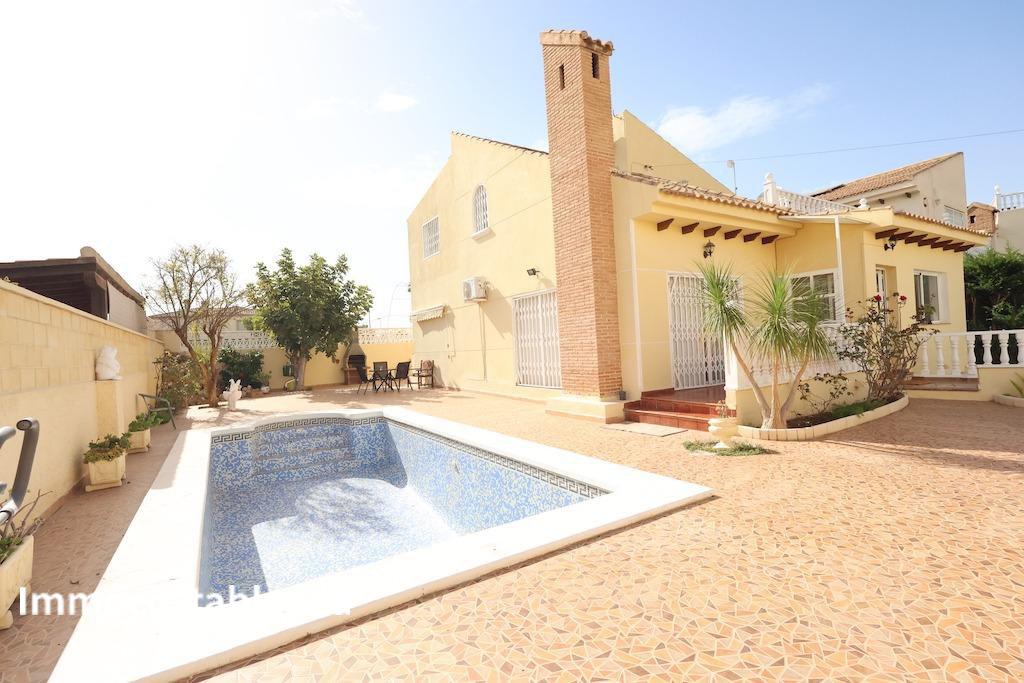 Villa in Orihuela Costa, 172 m², 555,000 €, photo 1, listing 67817216