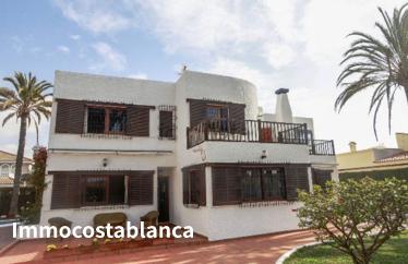 Villa in Torrevieja, 306 m²