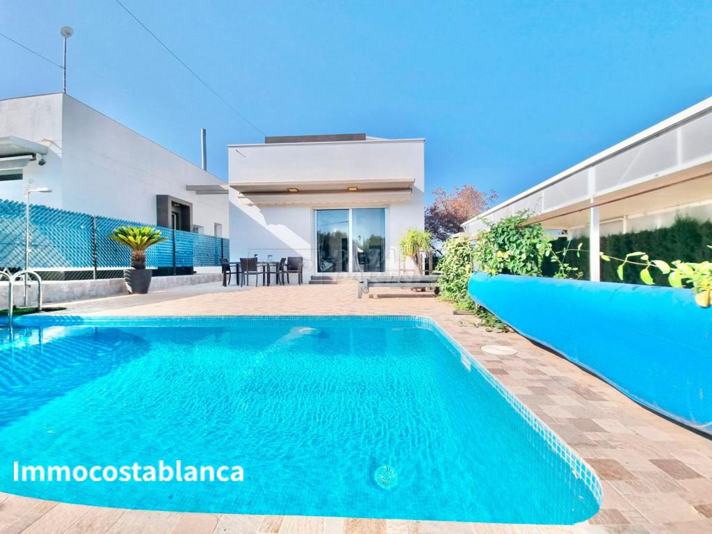 Villa in Torrevieja, 158 m², 350,000 €, photo 2, listing 31611456