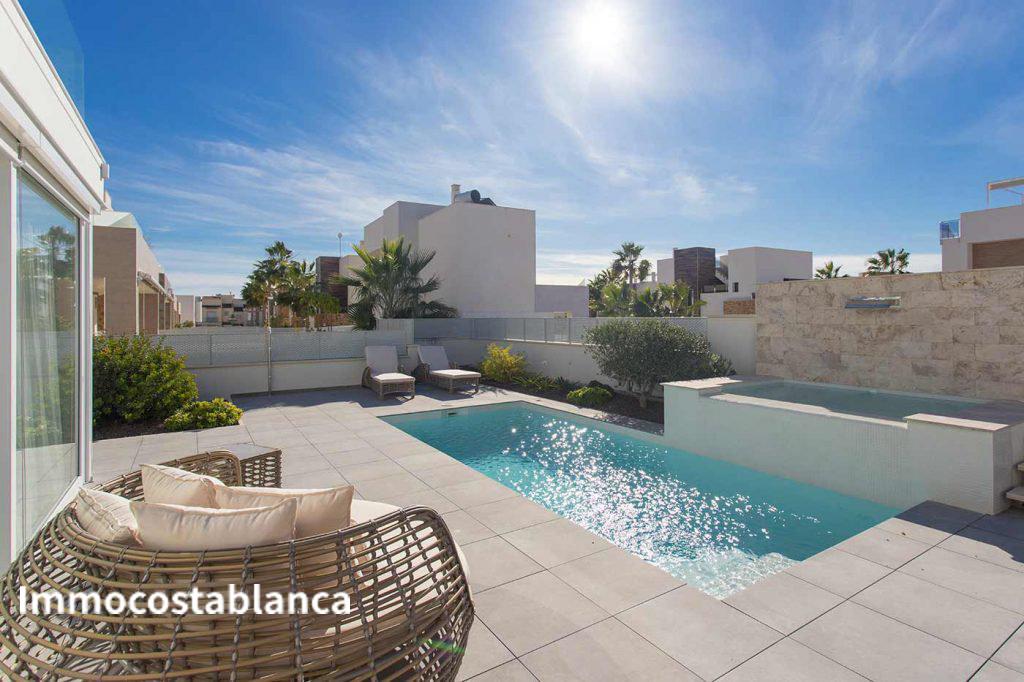 4 room villa in Torrevieja, 143 m², 620,000 €, photo 2, listing 21140016