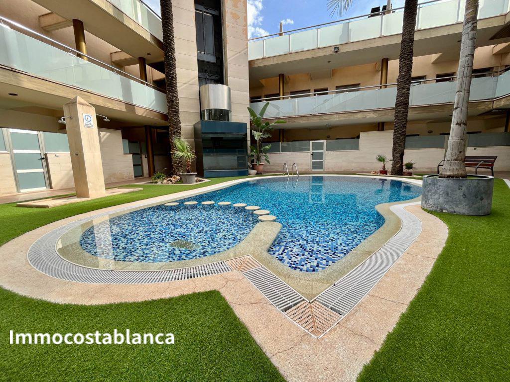 4 room terraced house in Pilar de la Horadada, 244 m², 395,000 €, photo 2, listing 45972976