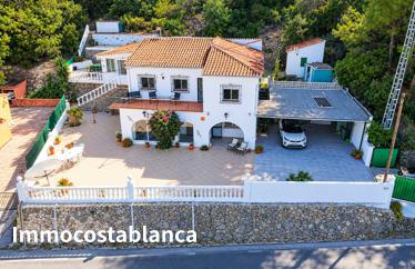Detached house in Parcent, 262 m²