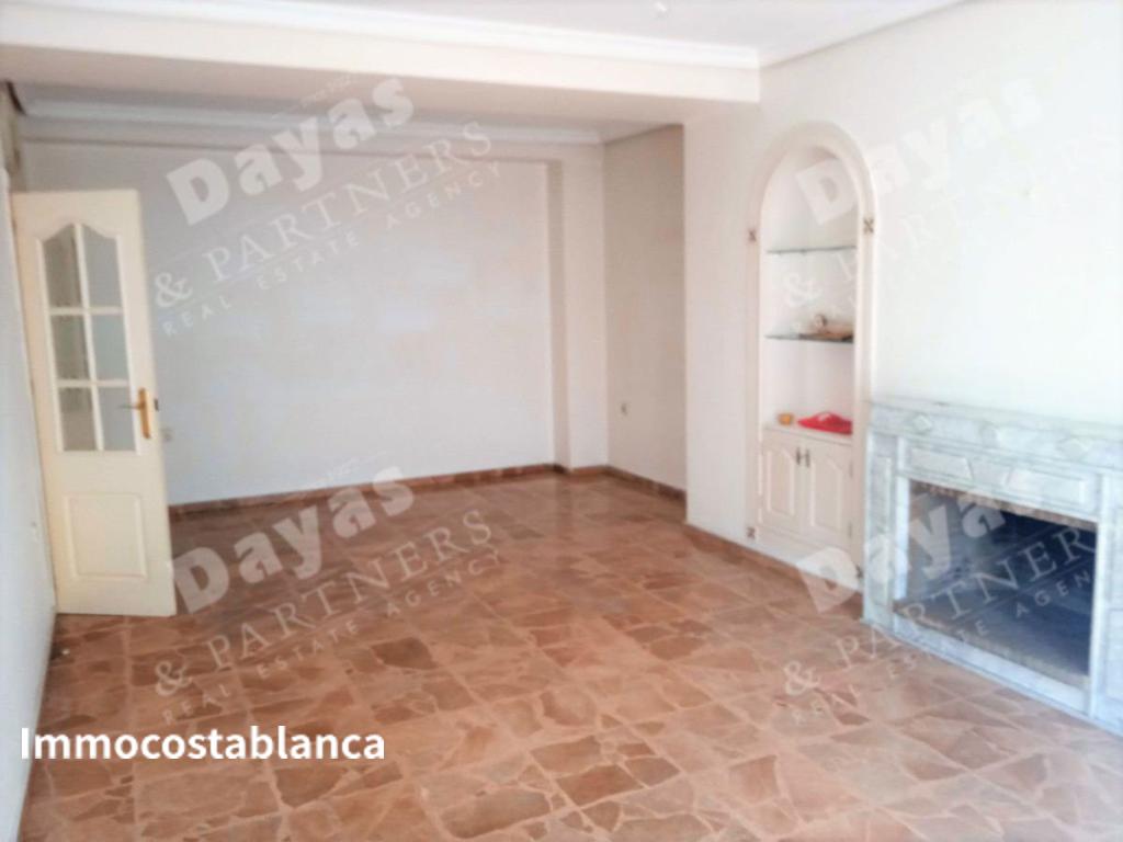 Apartment in Torrevieja, 300 m², 300,000 €, photo 4, listing 35130496