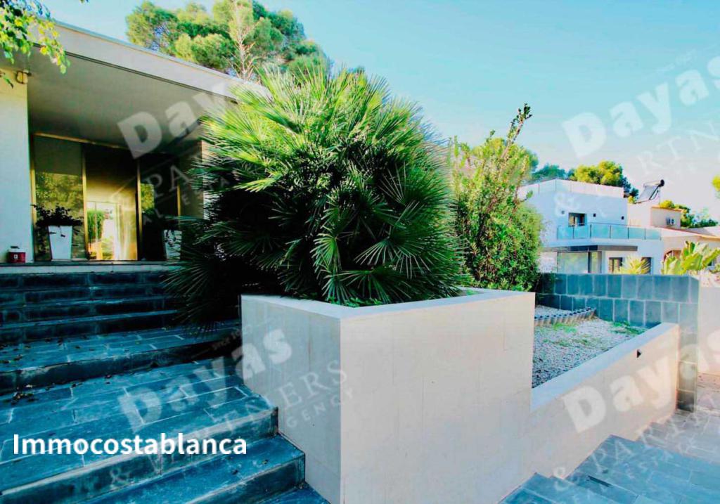 Villa in Torrevieja, 492 m², 790,000 €, photo 2, listing 51288176