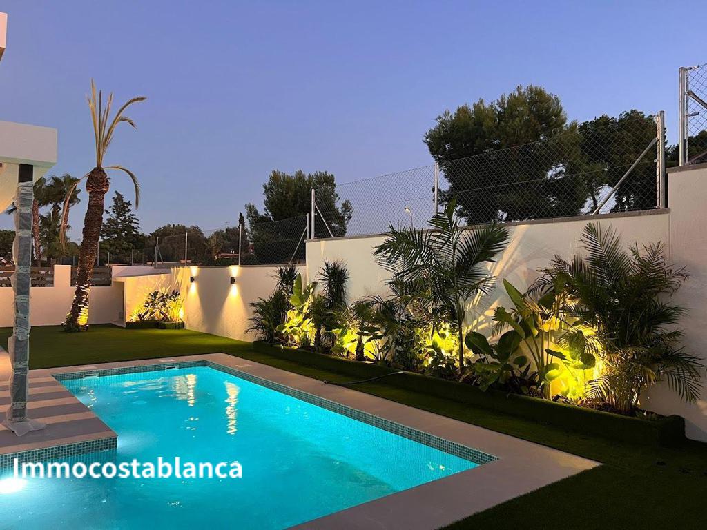 Villa in Dehesa de Campoamor, 130 m², 575,000 €, photo 1, listing 44604256