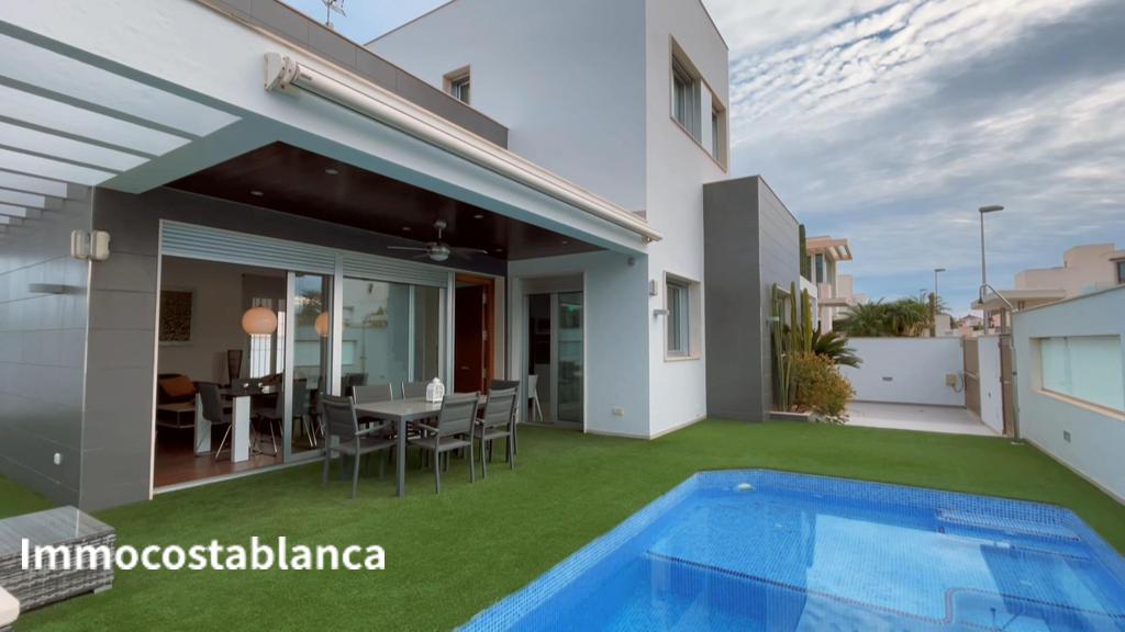 Villa in Mil Palmeras, 139 m², 590,000 €, photo 1, listing 7187456