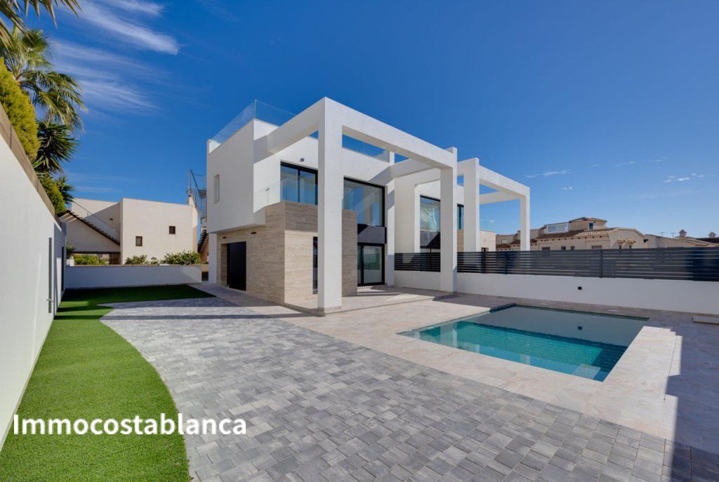 Apartment in Torrevieja, 238 m², 750,000 €, photo 2, listing 48215536