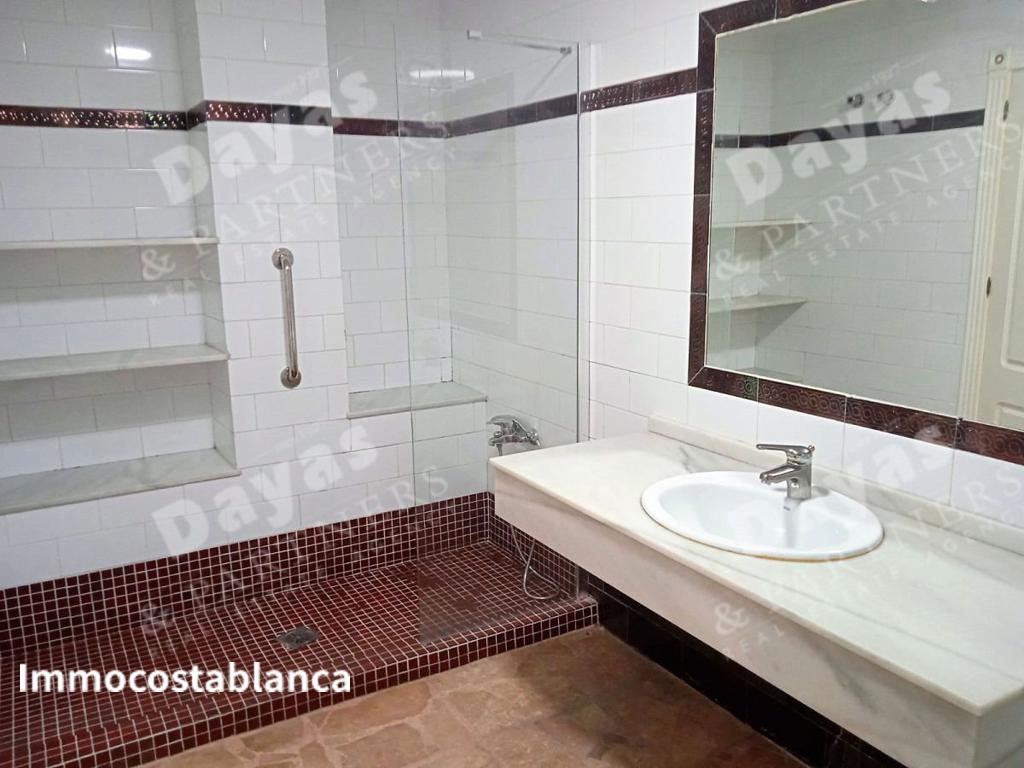 Apartment in Torrevieja, 300 m², 300,000 €, photo 10, listing 35130496