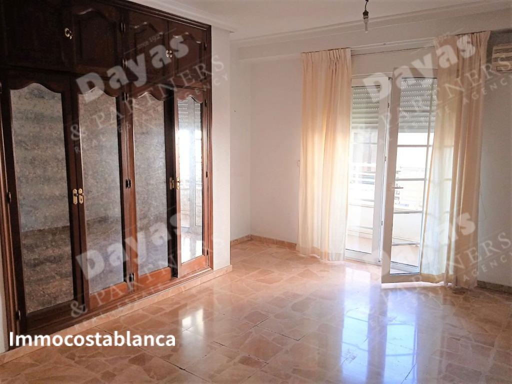 Apartment in Torrevieja, 300 m², 300,000 €, photo 6, listing 35130496