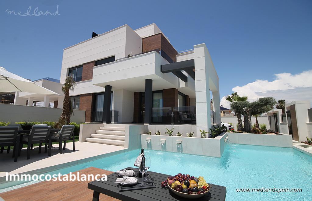 Villa in Torrevieja, 139 m², 499,000 €, photo 1, listing 24446328