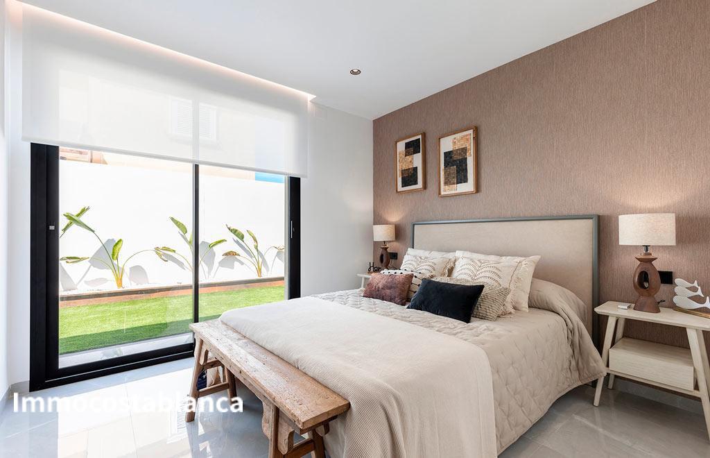 Villa in Torrevieja, 120 m², 700,000 €, photo 1, listing 67819536