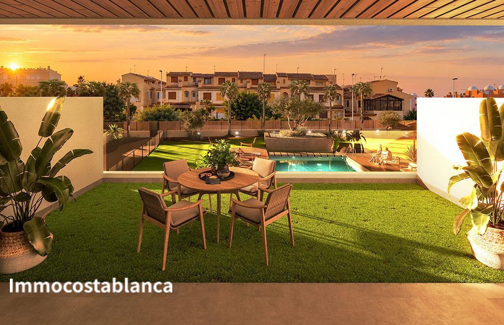 Apartment in Torrevieja, 67 m², 320,000 €, photo 1, listing 39324416