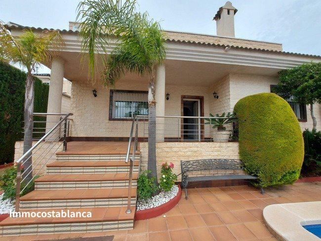 Villa in Pilar de la Horadada, 300 m², 550,000 €, photo 2, listing 4509616