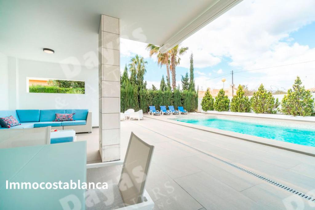 Villa in Dehesa de Campoamor, 203 m², 1,175,000 €, photo 3, listing 13069696