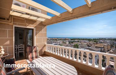 Apartment in Punta Prima, 93 m²
