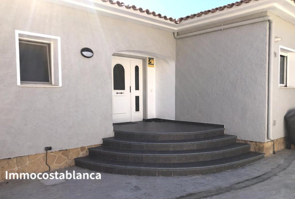 Villa in La Nucia, 250 m², 690,000 €, photo 2, listing 30224096