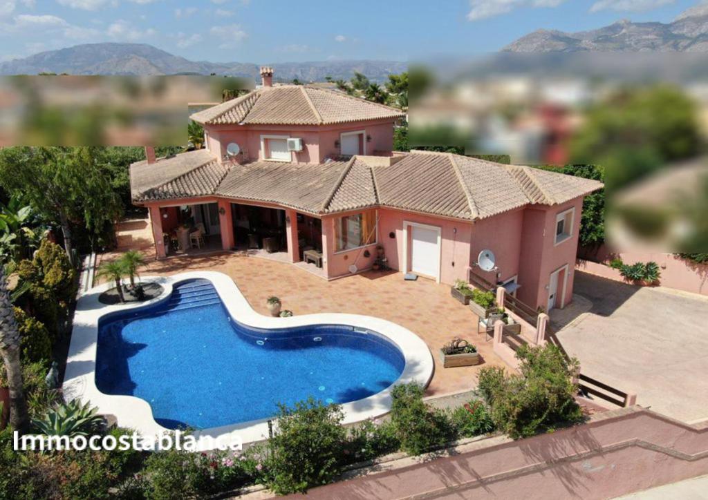 Villa in La Nucia, 950 m², 580,000 €, photo 2, listing 33581616