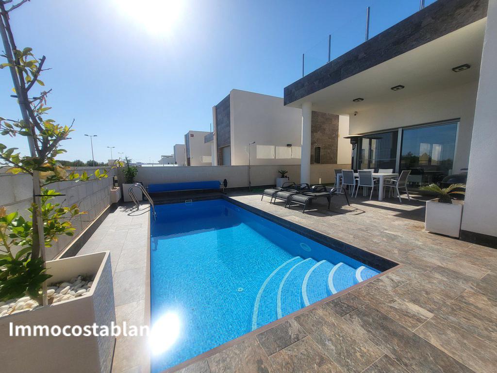 Villa in Orihuela Costa, 89 m², 400,000 €, photo 1, listing 697216