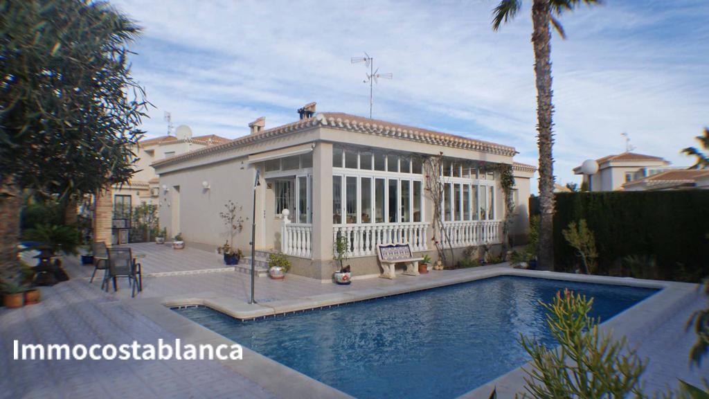 5 room villa in Dehesa de Campoamor, 158 m², 475,000 €, photo 1, listing 26919688