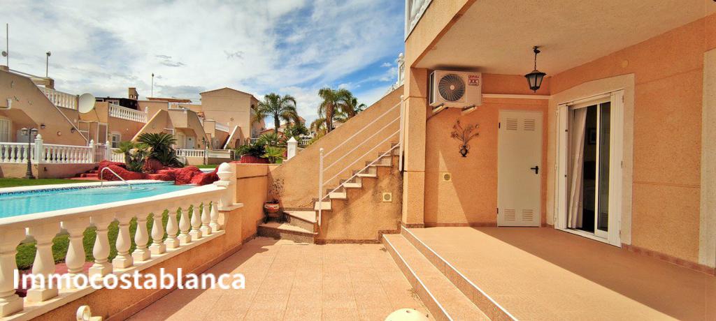 Terraced house in Villamartin, 185,000 €, photo 1, listing 17467216