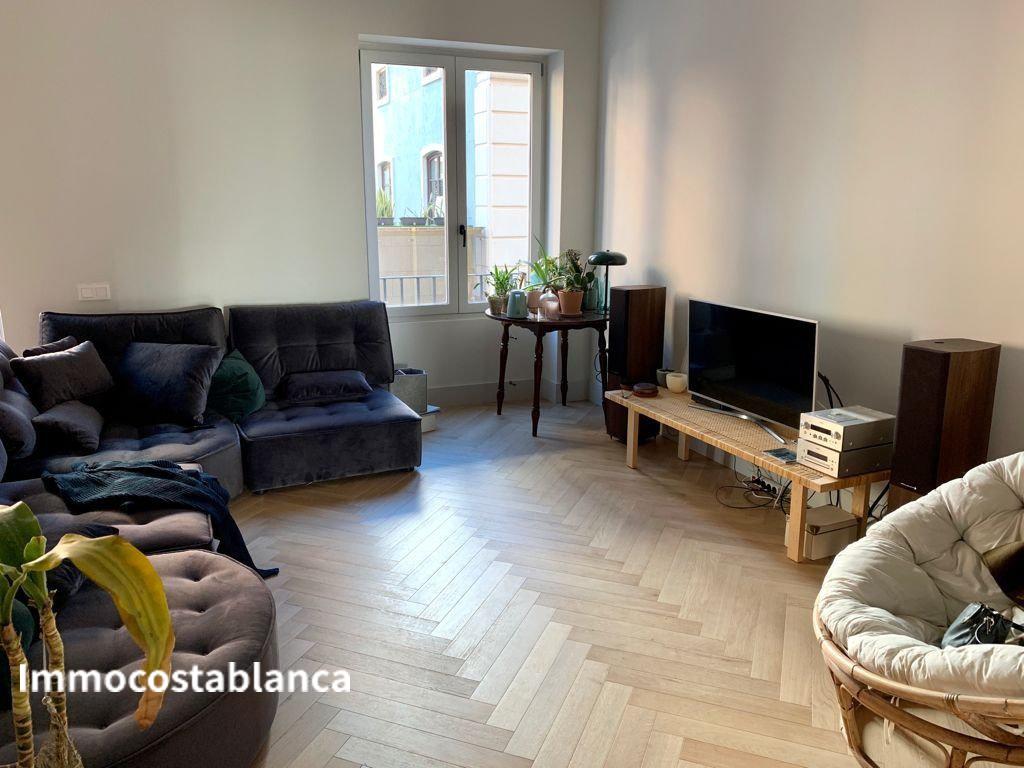 Apartment in Alicante, 420,000 €, photo 1, listing 1584016