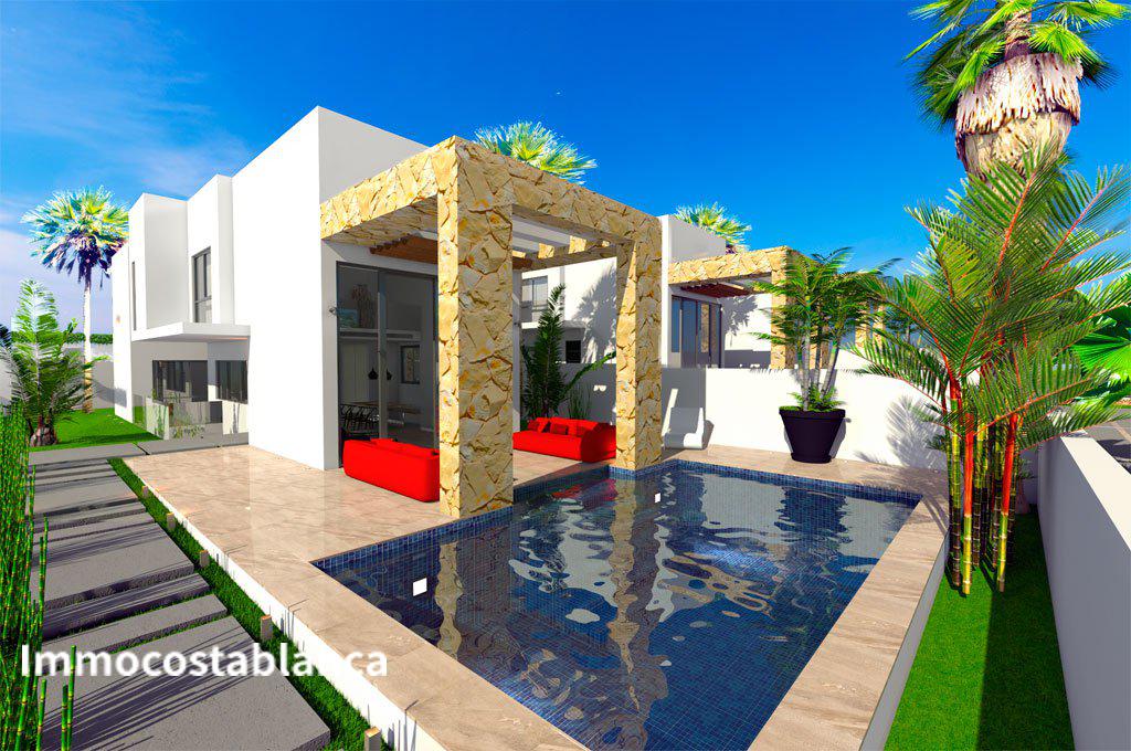 Villa in Torrevieja, 200 m², 699,000 €, photo 1, listing 47389448