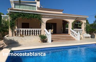 Detached house in Denia, 395 m²