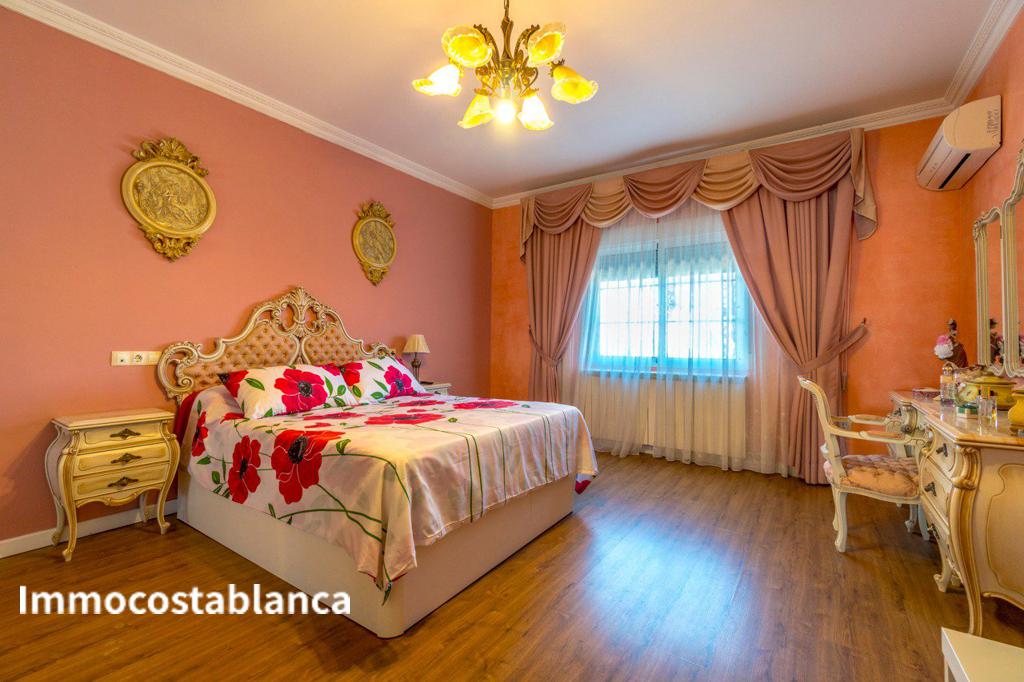 Villa in Torrevieja, 200 m², 428,000 €, photo 4, listing 9997528