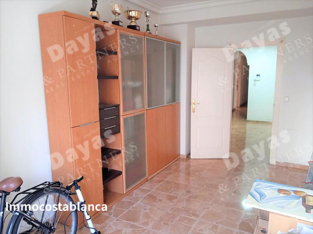 Apartment in Torrevieja, 300 m², 300,000 €, photo 3, listing 35130496