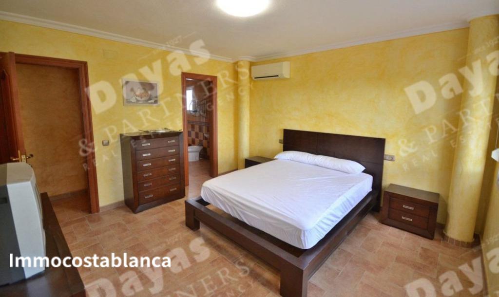 Villa in Torrevieja, 671 m², 690,000 €, photo 9, listing 9324896