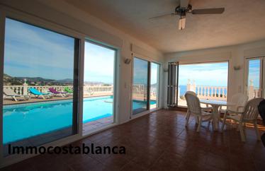Detached house in Calpe, 350 m²
