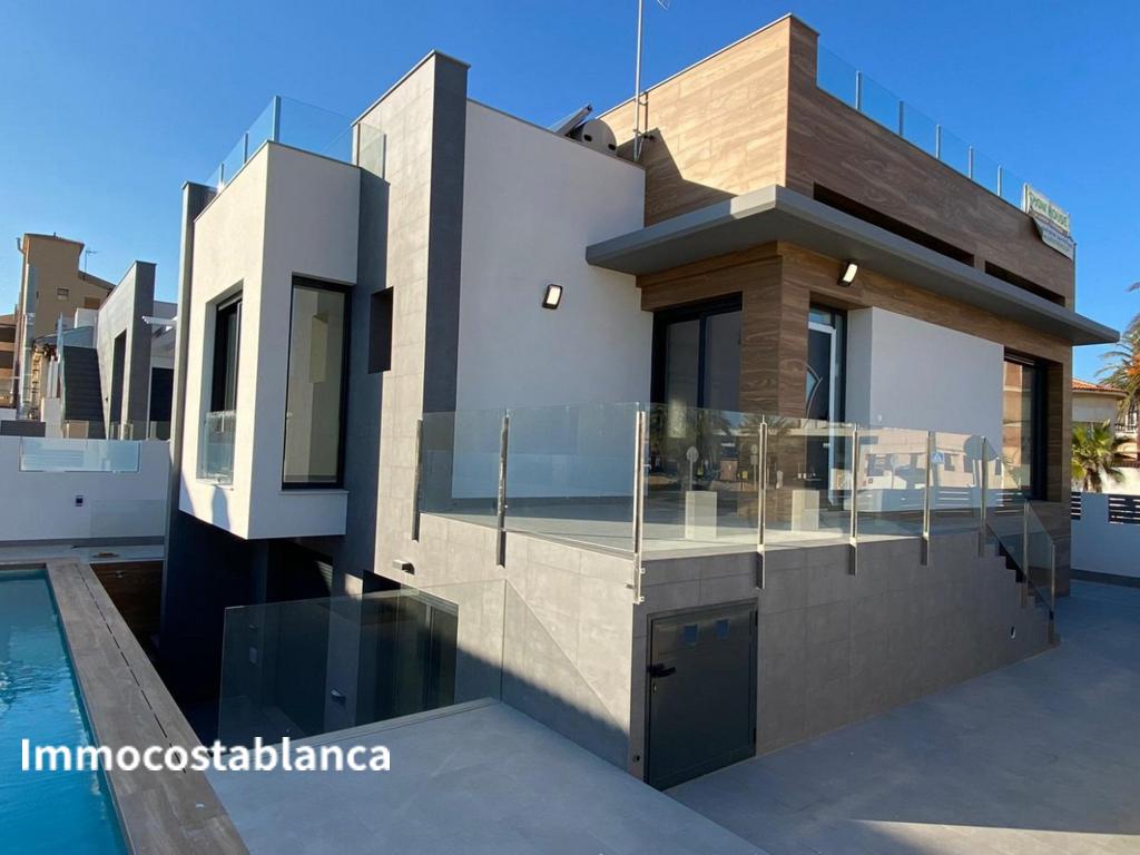 Villa in Torrevieja, 310 m², 940,000 €, photo 1, listing 52367536