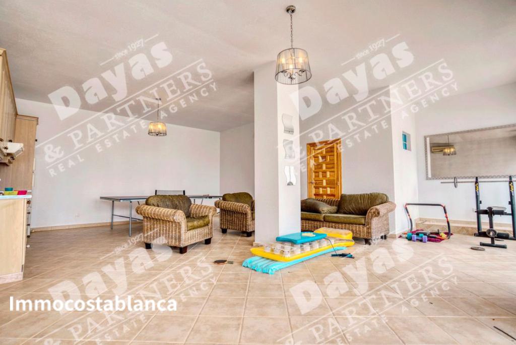 Townhome in Torrevieja, 907 m², 750,000 €, photo 3, listing 8975456