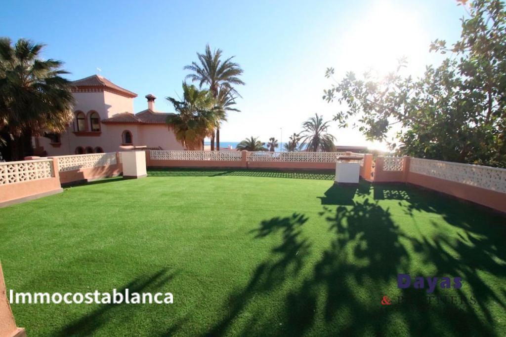 Villa in Torrevieja, 137 m², 550,000 €, photo 8, listing 904096