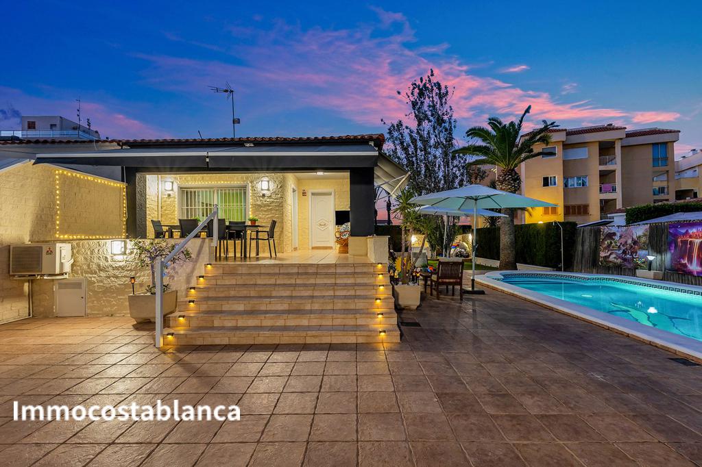 Villa in Torrevieja, 141 m², 656,000 €, photo 1, listing 59159536