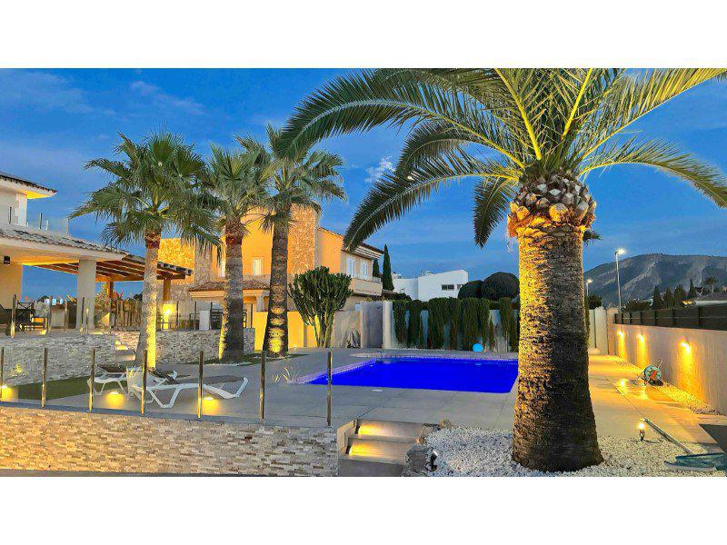 Villa in El Albir, 1,195,000 €, photo 1, listing 49497216