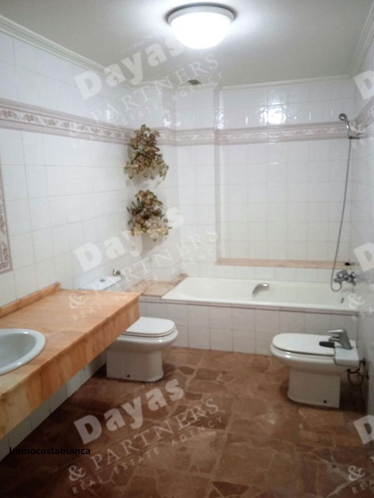 Apartment in Torrevieja, 300 m², 300,000 €, photo 2, listing 35130496